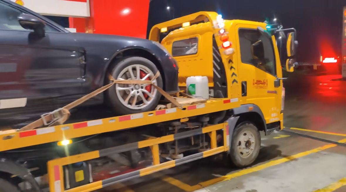 双桥行车途中遇到突发状况该如何呼叫道路救援？